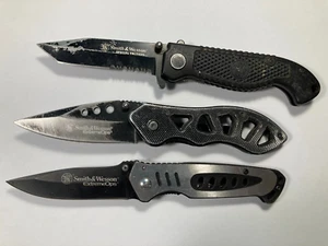 Lot of 3 Smith & Wesson Pocket Knives (B) FREE SHIPPING - Picture 1 of 2