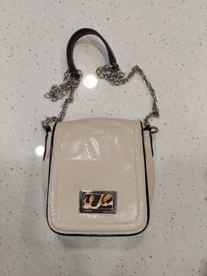 Cartera Mercado Negro Casa Blanca Foto 1 de 4