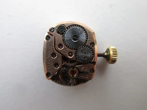 Omega cal. 484 Swiss Vintage Uhrwerk - signierte Krone - läuft - Bild 1 von 4