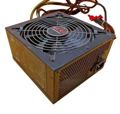 Sharkoon WPM600 20+4Pin 80PLUS Netzteil 600W #NT4571 - Bild 1 von 4