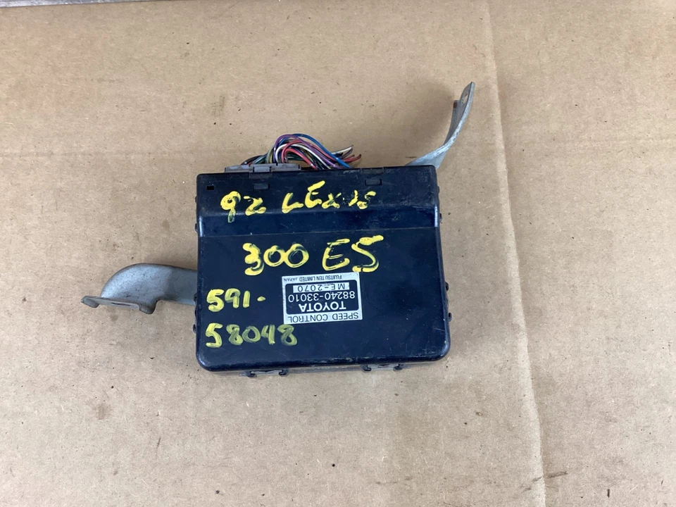 Módulo de control de velocidad Lexus ES300 1992-1996 8824033010 OEM Foto 1 de 4
