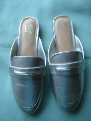 APT. 9 Defined Comfort slip on mule, silver women size 9 Situation - Image 1 of 4