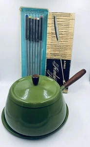 Vtg Enamel Green Fondue Set Burner 2 Quart Pot Avocado Green w/ 12 Skewers - Picture 1 of 10