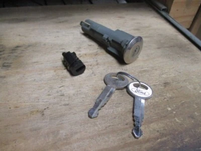 Ford Taurus 1986-1991 bloqueo de maletero con llaves nuevo en stock Foto 1 de 4