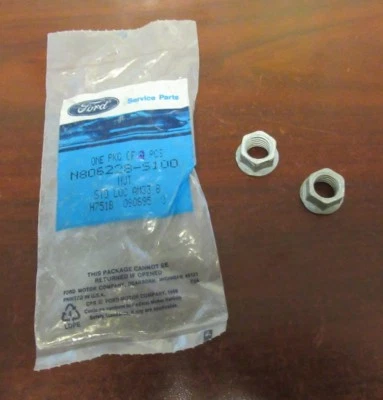 Tuercas de colector de escape Crown Victoria, Grand Marquis y Continental 1992-2002 NOS Foto 1 de 3