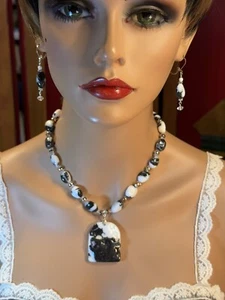 HAND CARVED ZEBRA JASPER BEAR PENDANT NECKLACE ER SET WITH HERKIMER DIAMONDS - Picture 1 of 14