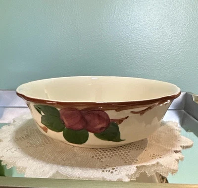 Tazón para servir verduras vintage franciscanas de loza manzanas 8,5 pulgadas W EE. UU. MCM Foto 1 de 4