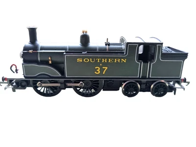 TRIANG-HORNBY R754 BRITISH 0-4-4 TANK LOCOMOTIVE #37 "SOUTHERN" (00) UNBOXED - Image 1 of 4