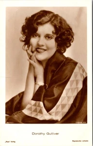 DOROTHY GULLIVER : PRETTY ACTRESS : ROSS VERLAG :UNIVERSAL PHOTO PORTRAIT : RPPC - Picture 1 of 3