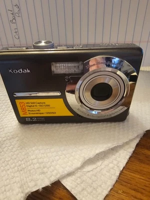 Cámara digital compacta Kodak EasyShare M853 8,2 MP gris oscuro Foto 1 de 4