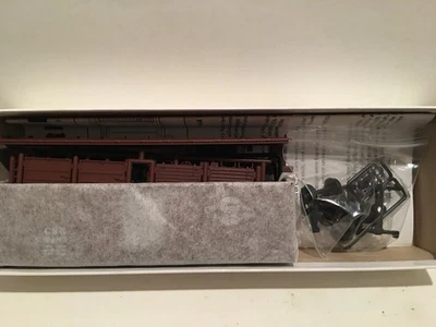 HO Red Caboose Clinchfield Railroad 40’ AAR Boxcar Unassembled Kit CRR #5483 - Image 1 of 4