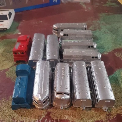 Lote de 15 vagones de tren Midgetoy vintage lote metal azul diésel locomotora y coches Foto 1 de 3