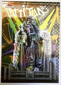 Giulia 2025 Topps Finest WWE Rare Refractor #272 20/20 ¡SENVASE! - Imagen 1 de 5