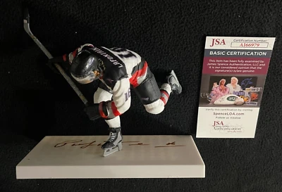 Figura McFarlane personalizada con cabeza de cabra Buffalo Sabres firmada por Pat LaFontaine certificado de autenticidad JSA Foto 1 de 4