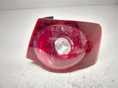 Luz trasera derecha pasajero Volkswagen Jetta 2008-2010 OEM 1K5945096L Foto 1 de 4