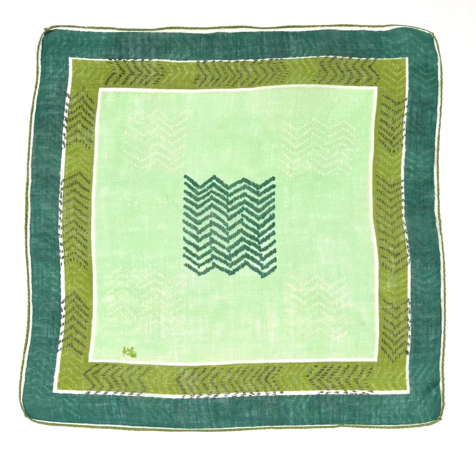 Pañuelo Hankie firmado por Kati Cat de colección tonos verdes geométricos 14" Foto 1 de 4