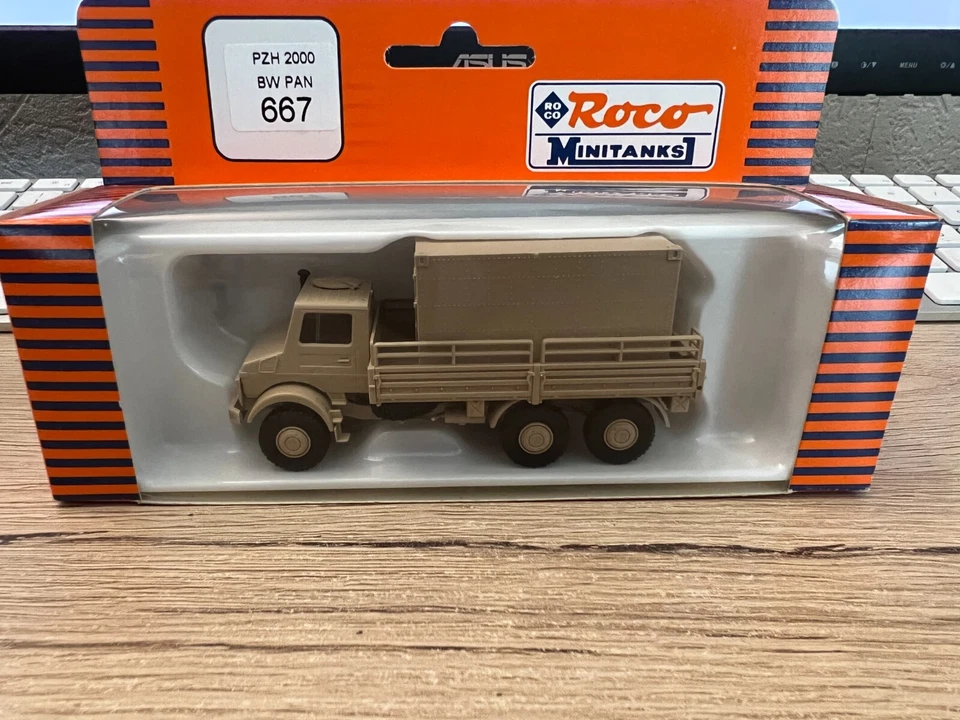 Roco Minitanks 667 PZH 2000 BW Pan 1:87 Scala H0 In OVP Mai Utilizzato - Immagine 1 di 1