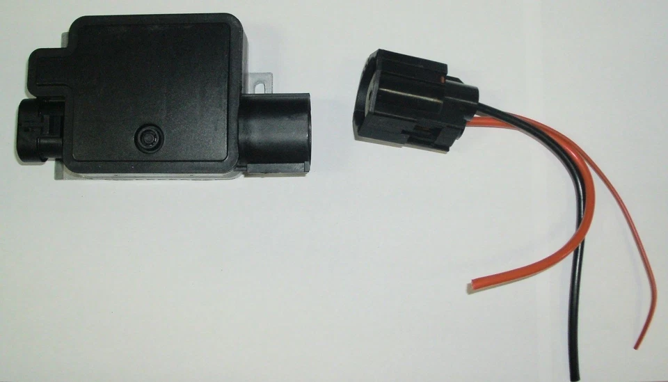 2006-2011 LINCOLN TOWN CAR FAN MOTOR MODULE AND PIGTAIL HARNEST PLUG 2PC - Image 1 of 1