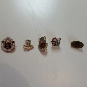 5 VINTAGE ENAMEL PIN BADGES BOWLS CLUBS UK & AUSTRALIA & TOURIST - Picture 1 of 13