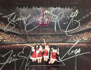 Blackpink Jennie Rosé Lisa Jisso Born Pink World Tour Autograph 25cm x 20cm - Picture 1 of 1