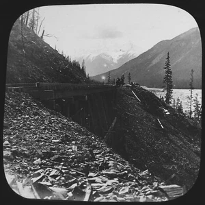 FOTOGRAFÍA ANTIGUA KICKING HORSE PASS ROCKIES CANADÁ C1888 Magic Lantern Slide - Imagen 1 de 3