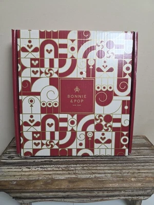 Bonnie & Pop Nueva York Madera Manzana Fruta Cesta Tabla de Cortar Plegable NUEVO Bx Foto 1 de 4