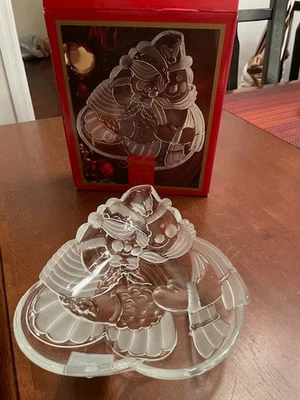 Novo na caixa prato de doces vintage Gorham Holiday Traditions namorados nevados 8 1/2" - Imagem 1 de 4