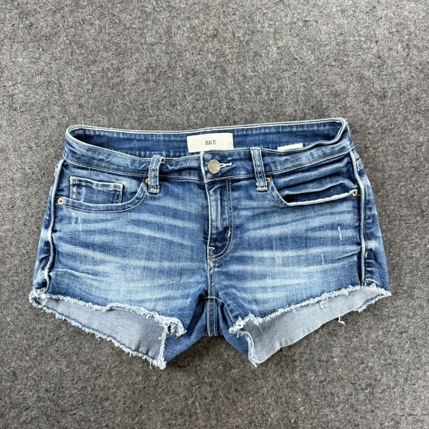 Женские джинсовые шорты BKE Stella размер 26 искусственно состаренный потертый подол синие джинсы - Изображение 1 из 4
