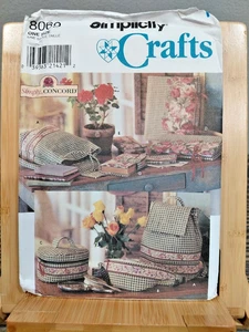 Simplicity 8069 Taschen Bauchtasche Rucksack Kosmetikkoffer Hüllen Schnittmuster - Bild 1 von 4