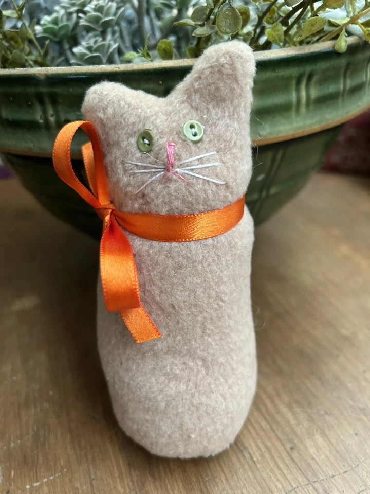 Primitive Stitchery  Kitty Cat Sonja  An Apartment in Manhattan  New York - Image 1 of 1