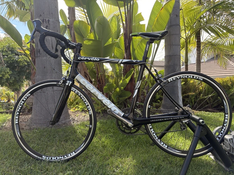 Bicicleta de carretera Cervelo RS 48 cm Ultegra cuadro y horquilla de carbono 650 ruedas Aero Shimano Foto 1 de 4