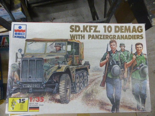 maquettes , 1/35 ,ESCI , sdkfz 10 demag sans les panzergrenadiers - Photo 1/1