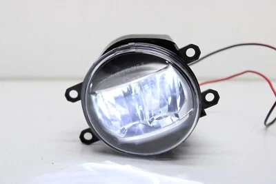 ¡Como nuevo! Unidad de luz antiniebla LED completa para pasajero derecho Toyota 15-23 *TYC* Foto 1 de 3