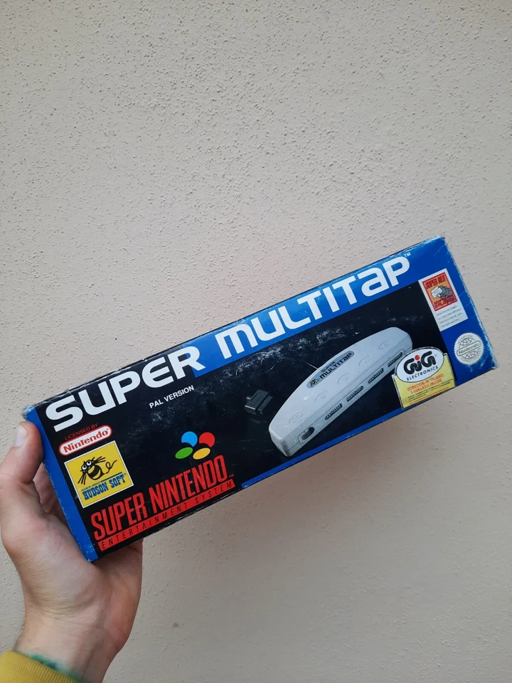 SUPER MULTITAP SUPER NINTENDO Pal Version Gig Electronic X 4 Controller SNES - Immagine 1 di 4