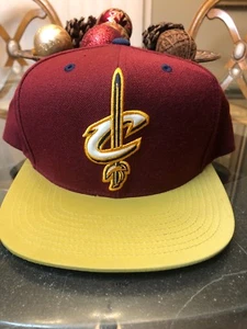 Cleveland Cavaliers Mütze Snapback Mitchell & Ness Sword rot/gold Cap NBA - Bild 1 von 9