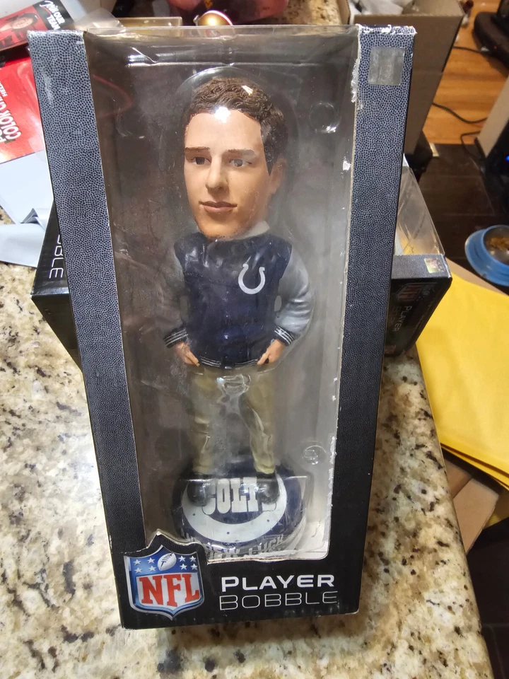 Chaqueta universitaria Bobblehead Andrew Luck Foco de los Indianapolis Colts Foto 1 de 4