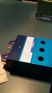 VÁLVULA DE BOTÓN FESTO T-5/3-1/4 (4578) EXCEDENTE STOCK LISTO PARA USAR - Imagen 1 de 4