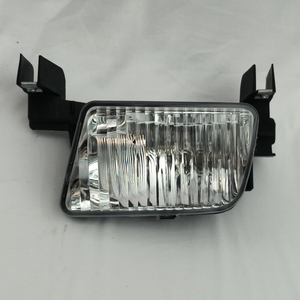 Left Driver Side Fog Lamp Light Assembly NSA1054AL For 1998-1999 Nissan Altima - Image 1 of 4