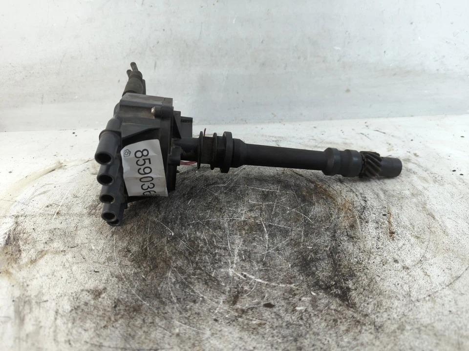 Gmc V2500 Engine Ignition Distributor Oem RR9HE - Image 1 of 4