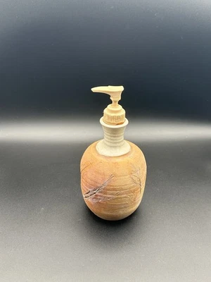 Dispensador de jabón de cerámica hecho a mano vintage 2003 - diseño neutro - firmado por artista Foto 1 de 4