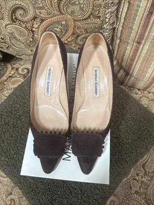 Zapatos de salón Manolo Blahnik de gamuza talla 36 usados en excelente estado Foto 1 de 4