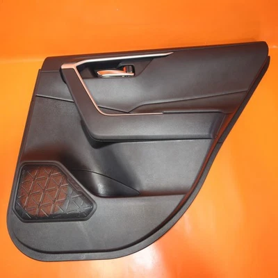 ДВЕРНАЯ ПАНЕЛЬ TOYOTA RAV4 ПРАВАЯ ЗАДНЯЯ 2013 2014 205 2016 2017 2018 67613-X1B18 OEM - Изображение 1 из 4