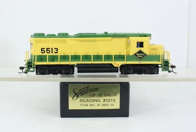 HO Scale Bachmann Spectrum Reading GP30 Diesel Locomotive #5513 - Image 1 of 4
