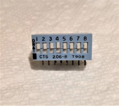 CTS 206-8RAST 8-Position Right Angle DIP Switch Sealed for washing - Image 1 of 4