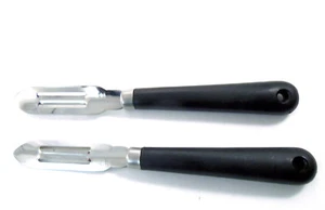 Set of 2 New Stainless Steel Fixed Blade Basic Vegetable Peelers - Picture 1 of 1
