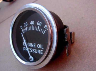 OLD SCHOOL 80 LB ROCHESTER ATAÚD AGUJA MANÓMETRO DE PRESIÓN DE ACEITE MECÁNICO Foto 1 de 2