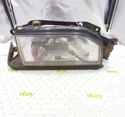 88 89 MAZDA 323 Conjunto de faros lado derecho del pasajero Foto 1 de 3