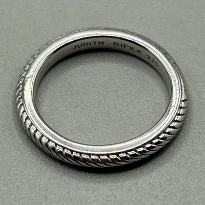 Anillo Judith Ripka Plata de Ley con un patrón simple, sin piedra Talla 7.25 Foto 1 de 4