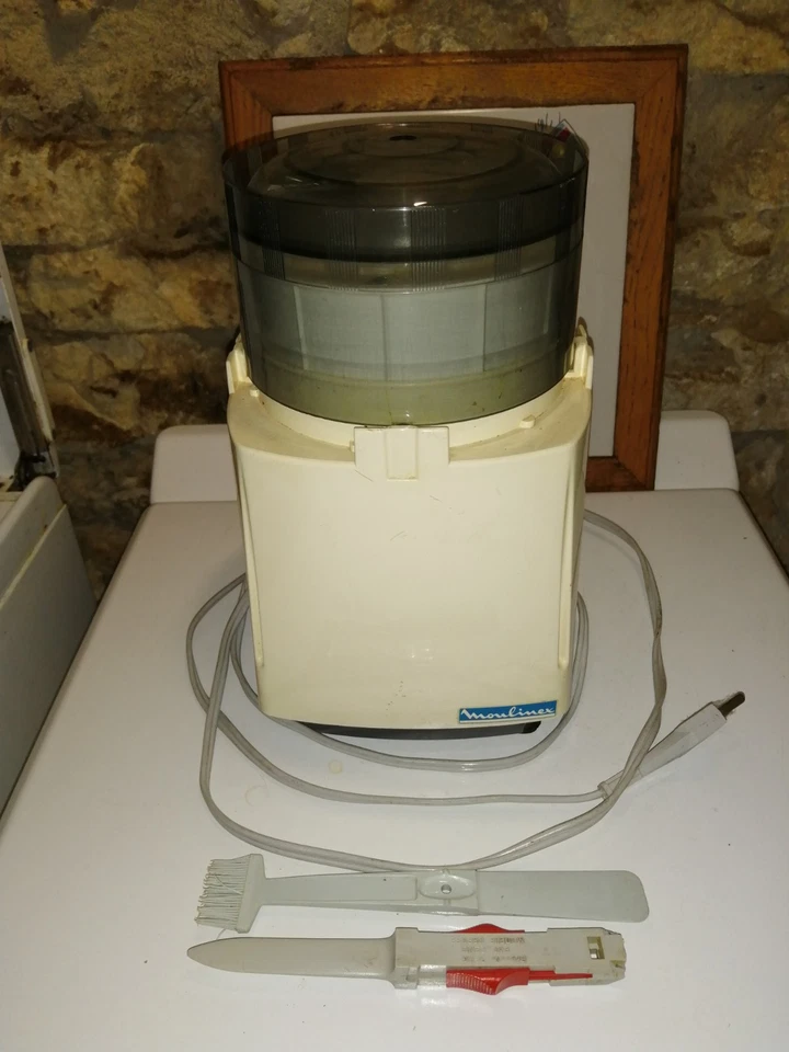 Ancien hachoir Moulinex type ME2AV - Photo 1/4