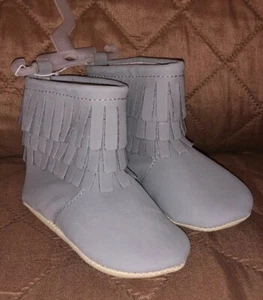 Old Navy Infant Soft Bottom Boots Gray Suede 12-18 Mos New - Picture 1 of 4